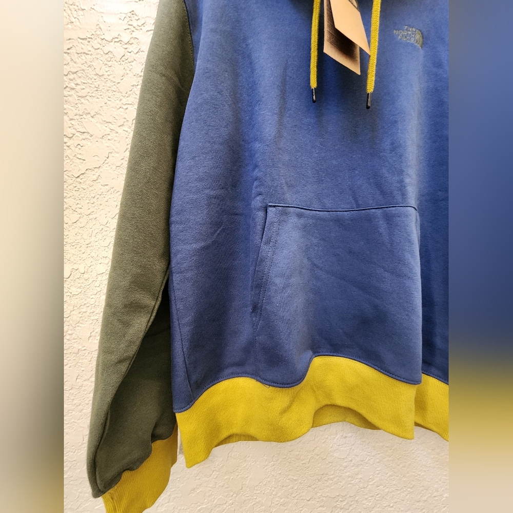 The North Face Men's Medium Colorblock Hooded Sweatshirt - Picture 4 of 8